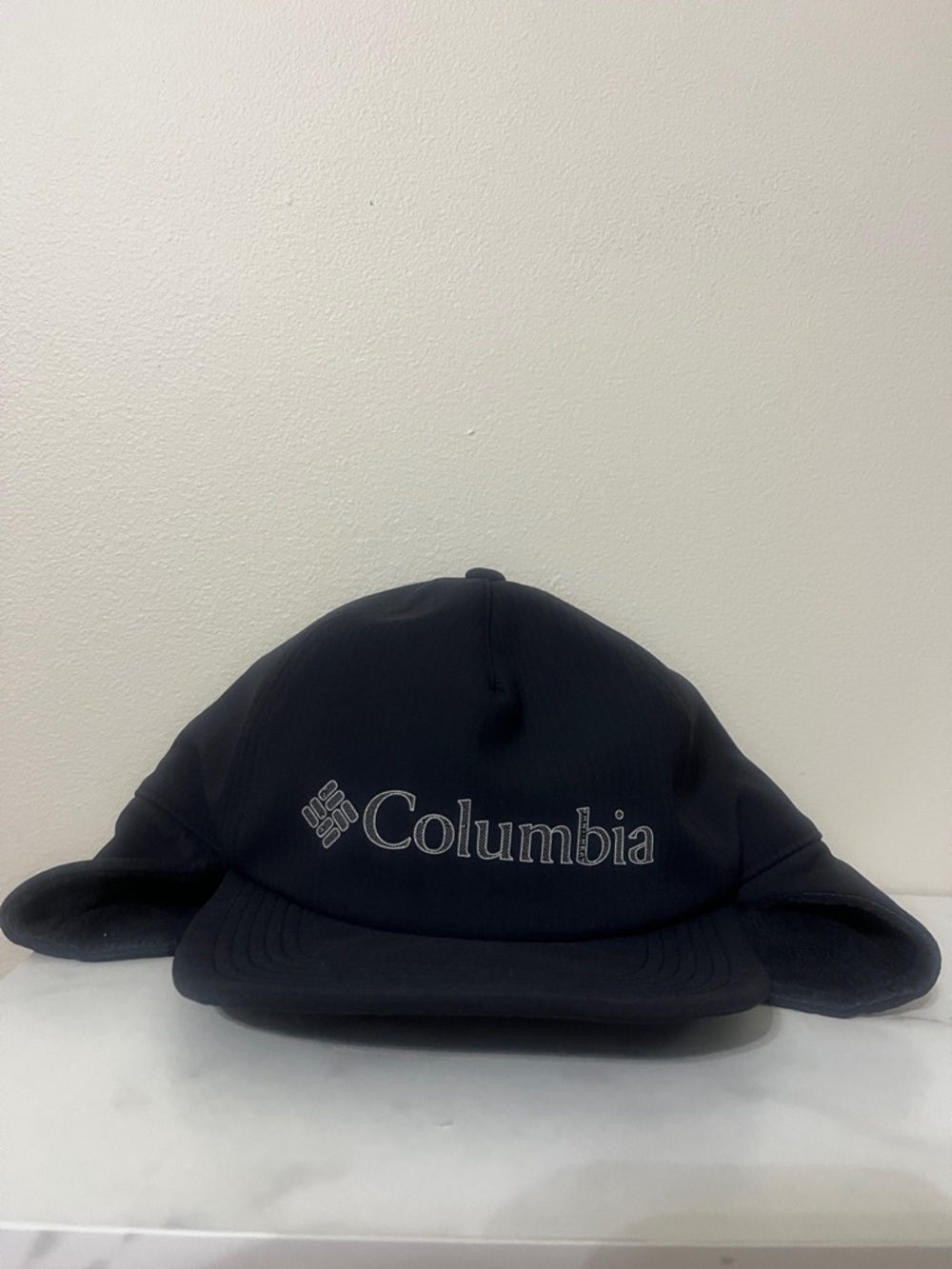 Columbia Insulated Black Winter Cap with Fold-Down Ear Flaps
